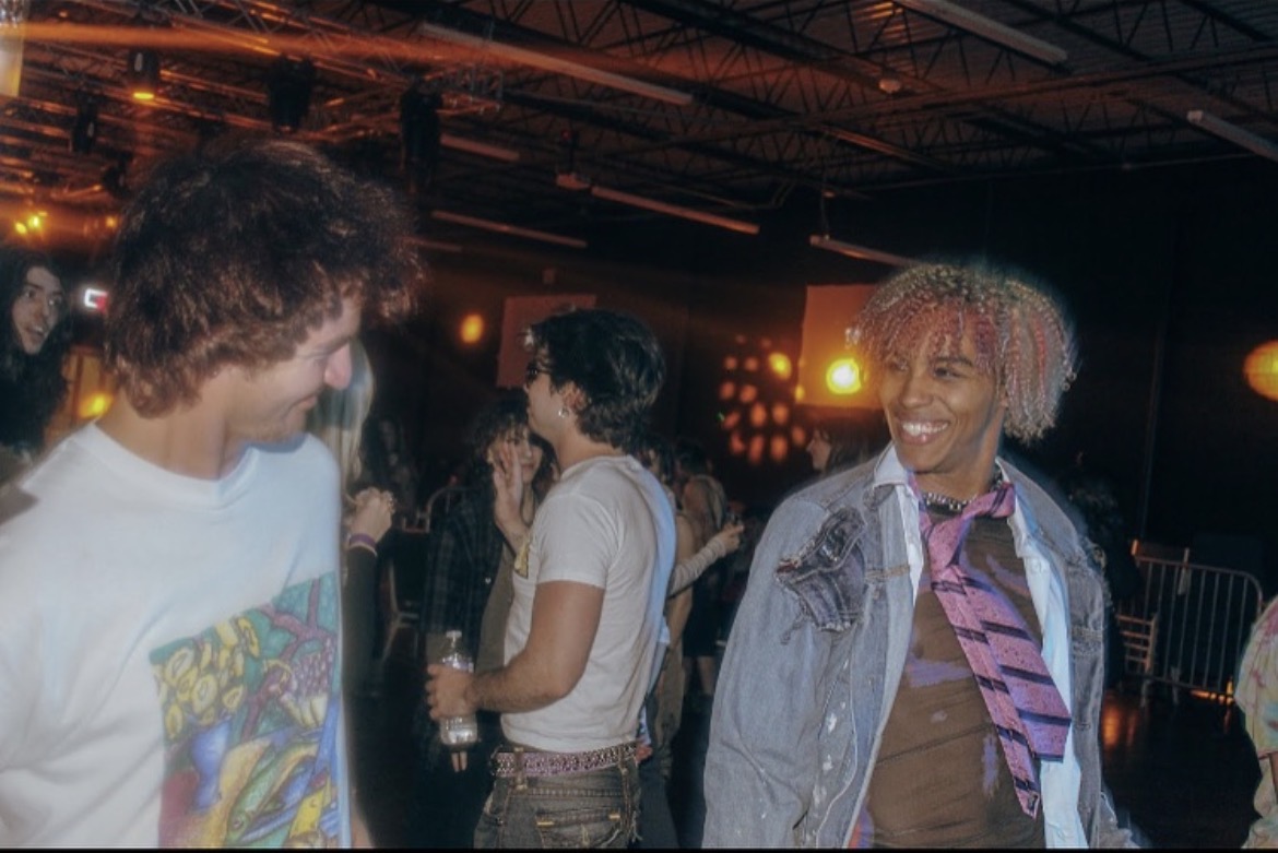 Zombieland — crowd hanging out between sets
